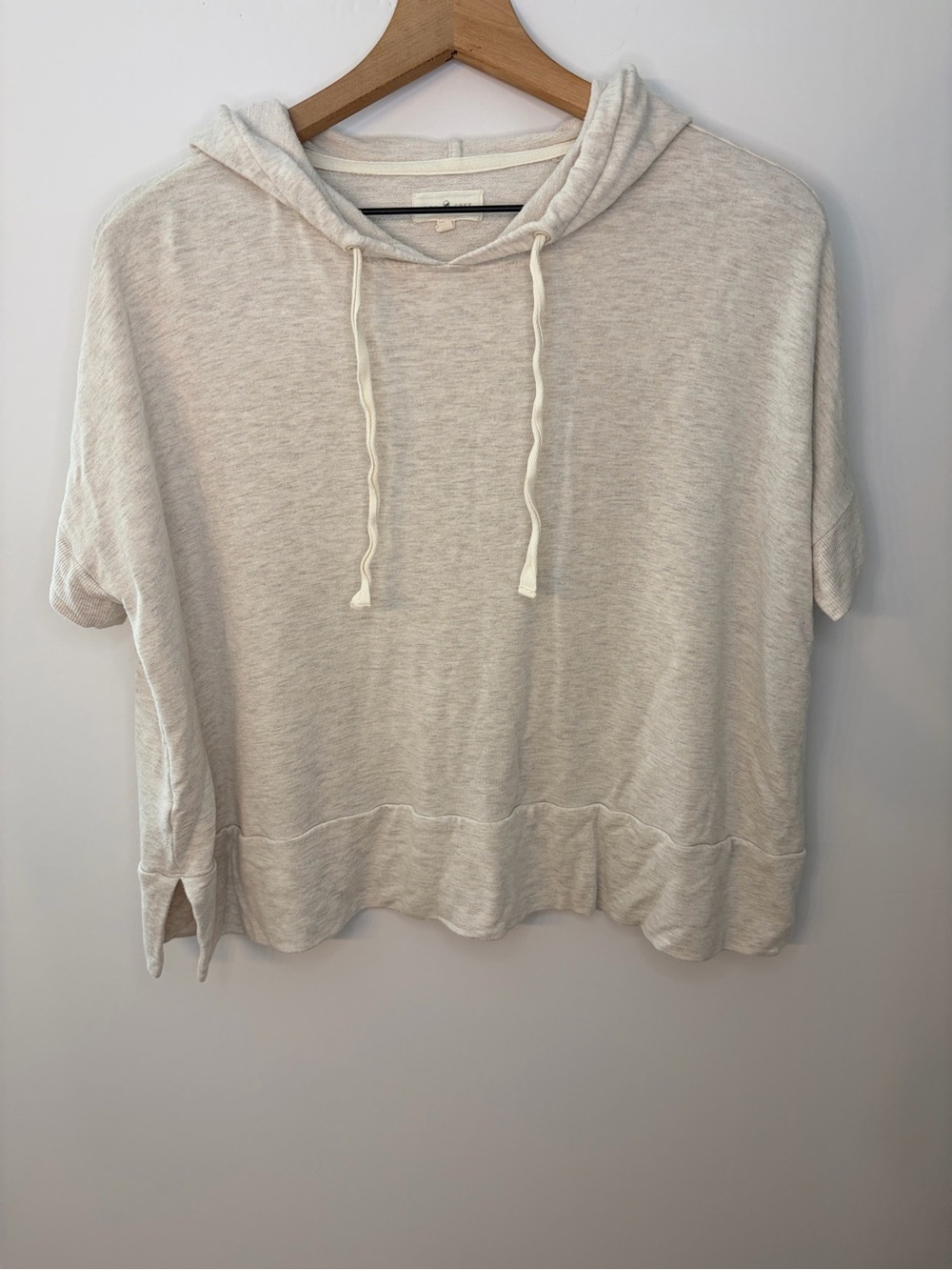 Lou & Grey Women’s Signature Soft Cropped Short Sleeve Pullover Hoodie, Medium